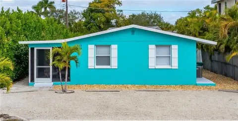 Renovated Duplex Near Vanderbilt Beach
