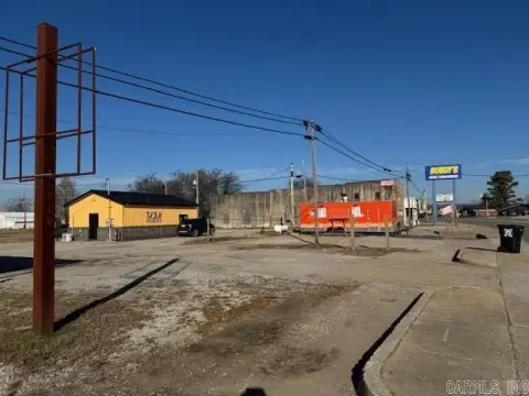 Pocahontas Acreage with Highway Frontage