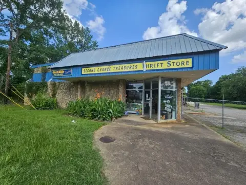 Spacious Warehouse on 3.51 Acres