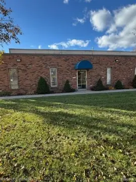 Office Space in Van Buren