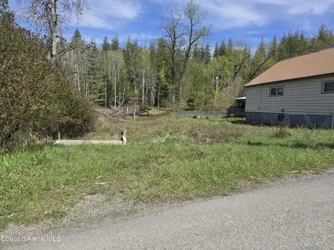 Residential Land in Smelterville, ID