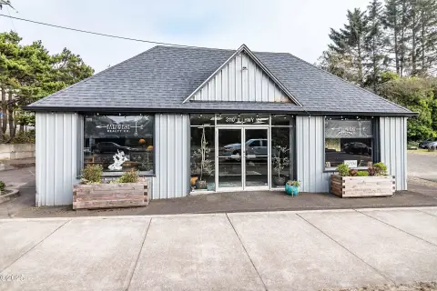 Dual-Use Storefront Building