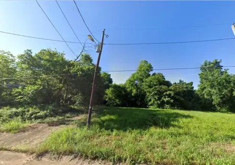 Paris, TX Duplex-Zoned Lot