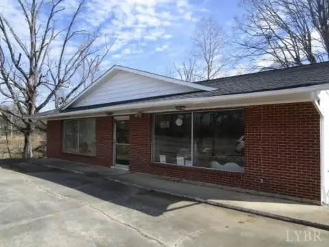 Commercial Building on Route 57