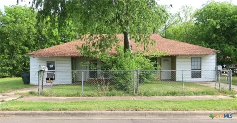 Two-Unit Ranch Duplex