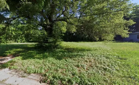 Duplex-Zoned Lot in Growing Area