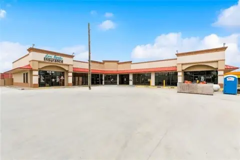 Multi-Bay Retail Building