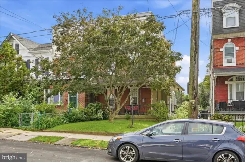 3-Unit Triplex with Private Deck