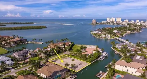 Waterfront Lot in Marco Island