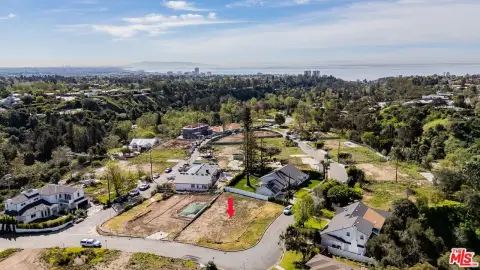 Pacific Palisades Corner Lot Opportunity
