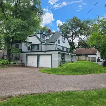 Updated 5-Unit Apartment Building