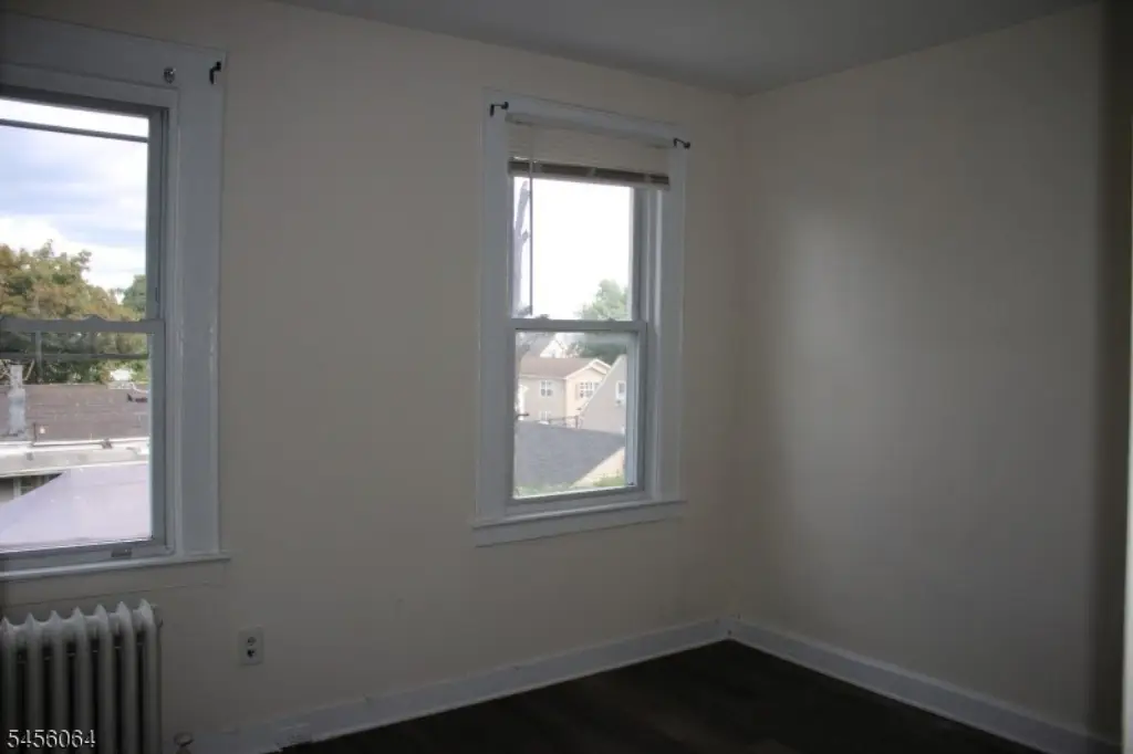 Picture 4
