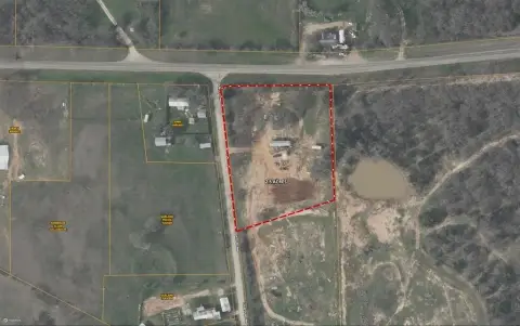 Unrestricted Land in Lipan, Texas