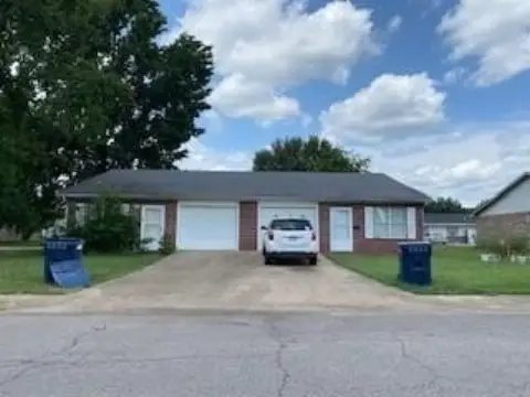 Clarksville Duplex Near Downtown