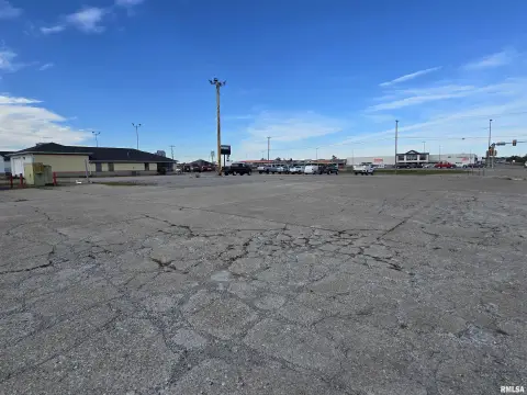 Commercial Land in High-Traffic Area