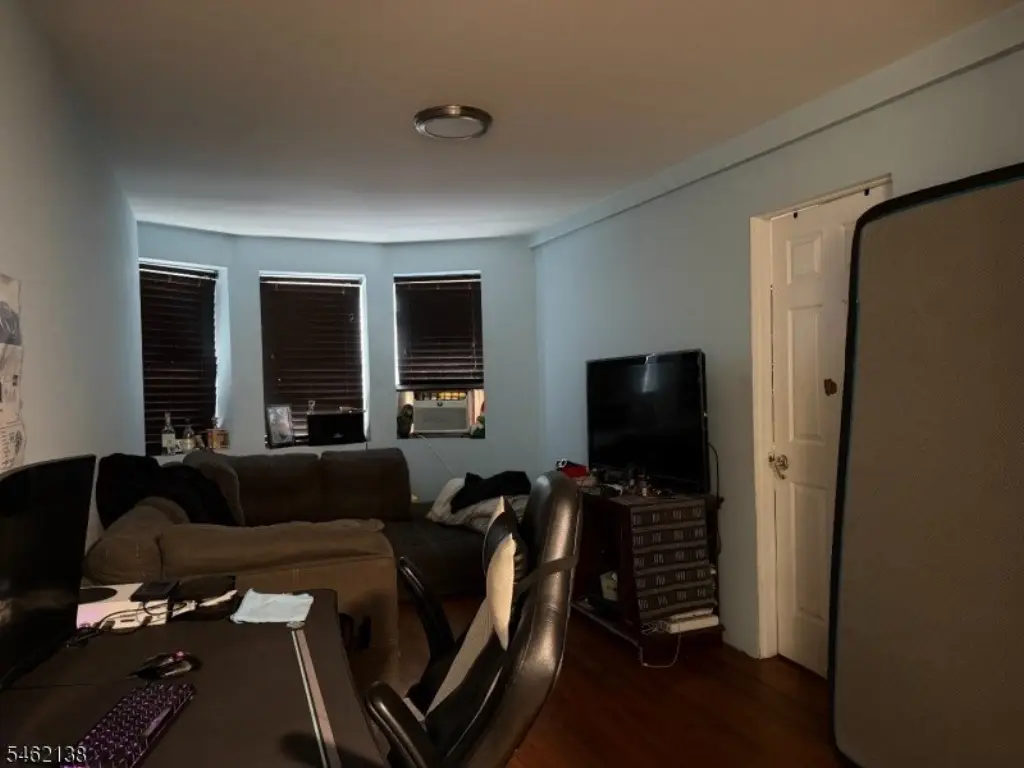 Picture 8