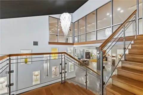 Modern Showroom and Warehouse Space