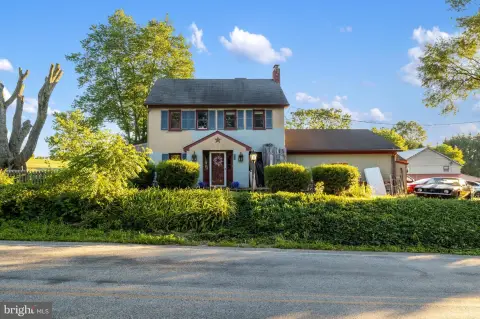 Versatile Multi-Unit Abbottstown Property