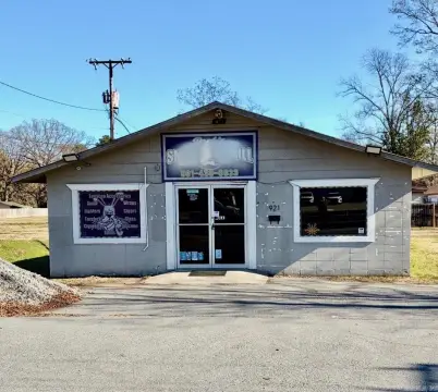Lonoke Commercial Building and Land