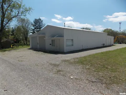 Versatile Metal Building on Double-Lot