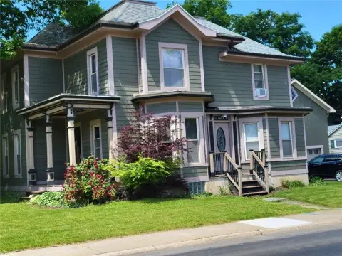 Cash-Flowing Duplex in Canandaigua
