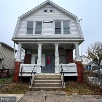 Cumberland Duplex with Rental Potential
