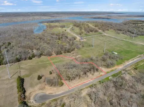 Land in Bois d'Arc Shores