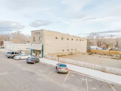 Established Boarding House in Carlin