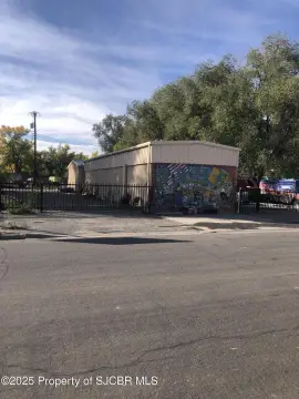 Farmington Commercial Building For Sale