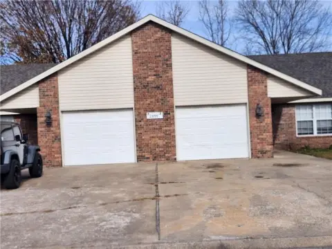 Siloam Springs Duplex Near Amenities