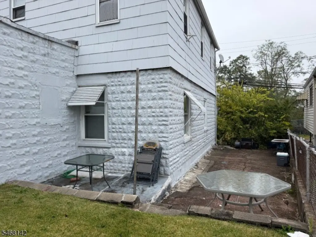 Picture 4