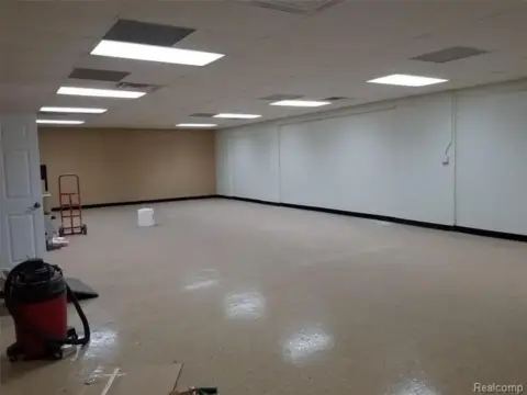 Renovated Flex Space in Ypsilanti