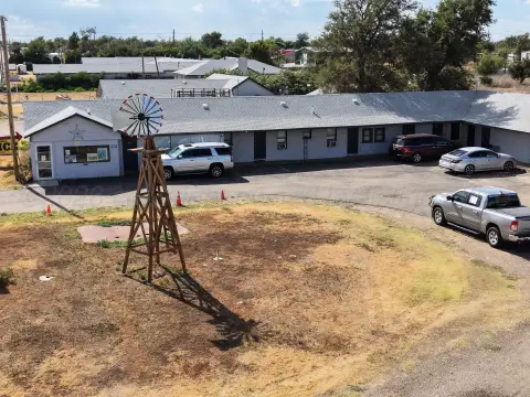 Motel with RV Spaces