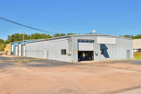 Versatile Automotive Facility in Union City