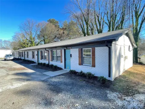 Updated 5-Unit Apartment Building