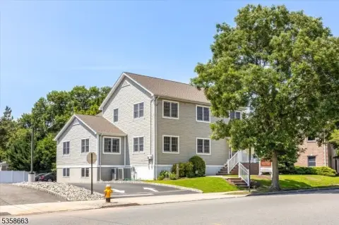 Bloomfield Commercial Building on Broad