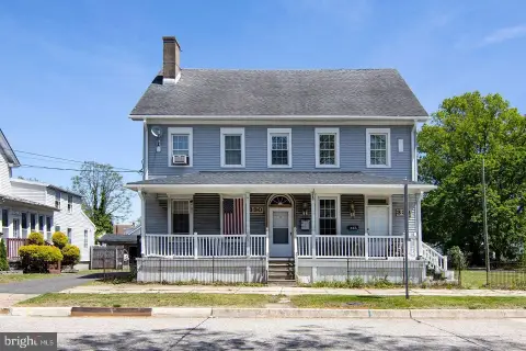 Victorian Multifamily Property in Salem