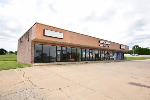 Four-Unit Highway Strip Mall
