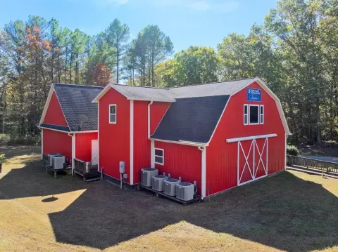 Commercial Building on 5 Acres