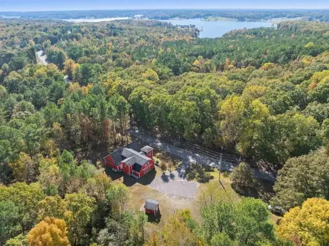 Commercial Building on Five Acres