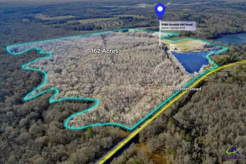 Versatile Land with Lake and Creek