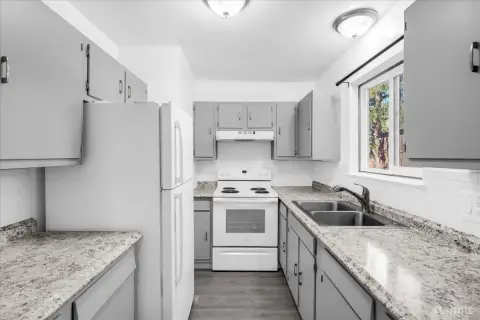 5-Unit Apartment Building with New Roof