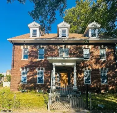 Commercial Land in Newark City