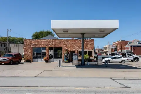 Uniontown Gas Station and Towing