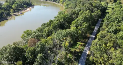 Lakefront Property at Rough River