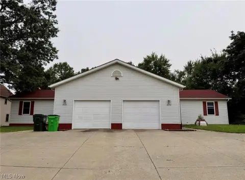 Updated Duplex with Fenced Yard
