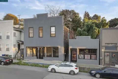 Charming Mixed-Use Property in Crockett