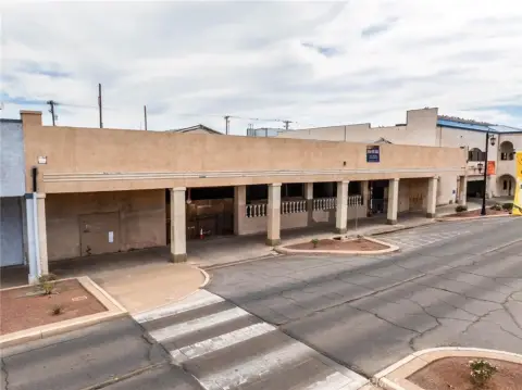 El Centro Commercial Opportunity