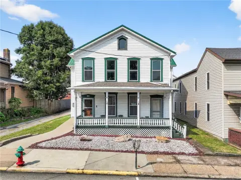 Two-Space Mixed-Use Property