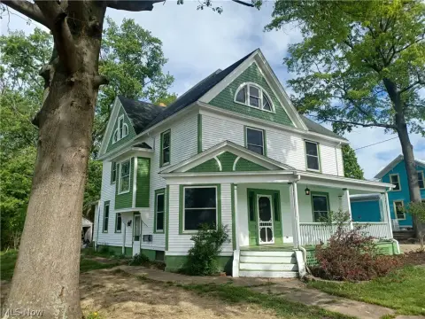Bed and Breakfast with Carriage House